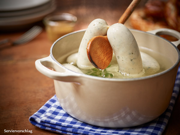 Puten-Weißwurst im Topf.